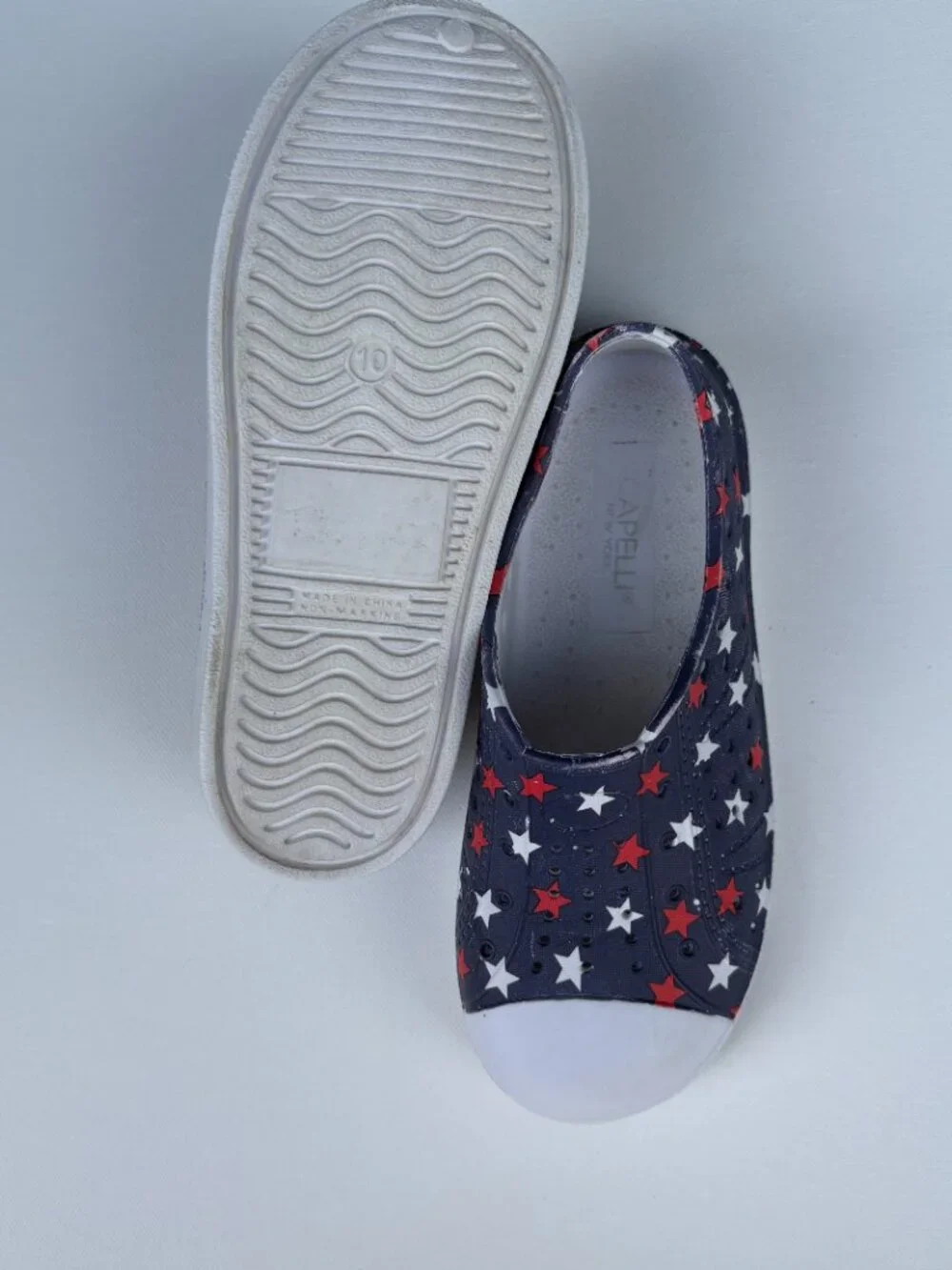 Capelli New York Girls' Water Shoes Blue with Red and White Stars size 10